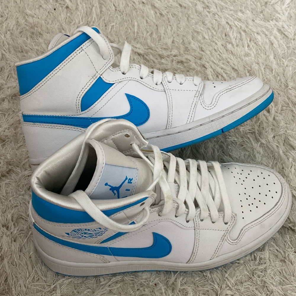 air jordan 1 mid women’s unc